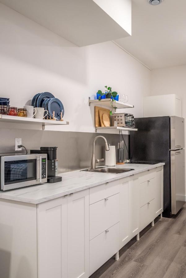Spacious Newly Renovated 1 Bedroom Suite Галифакс Экстерьер фото
